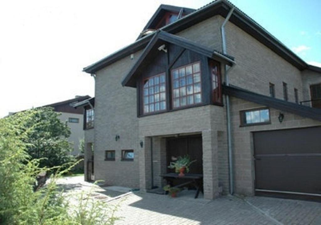 Urusel Guesthouse Talin Exterior foto