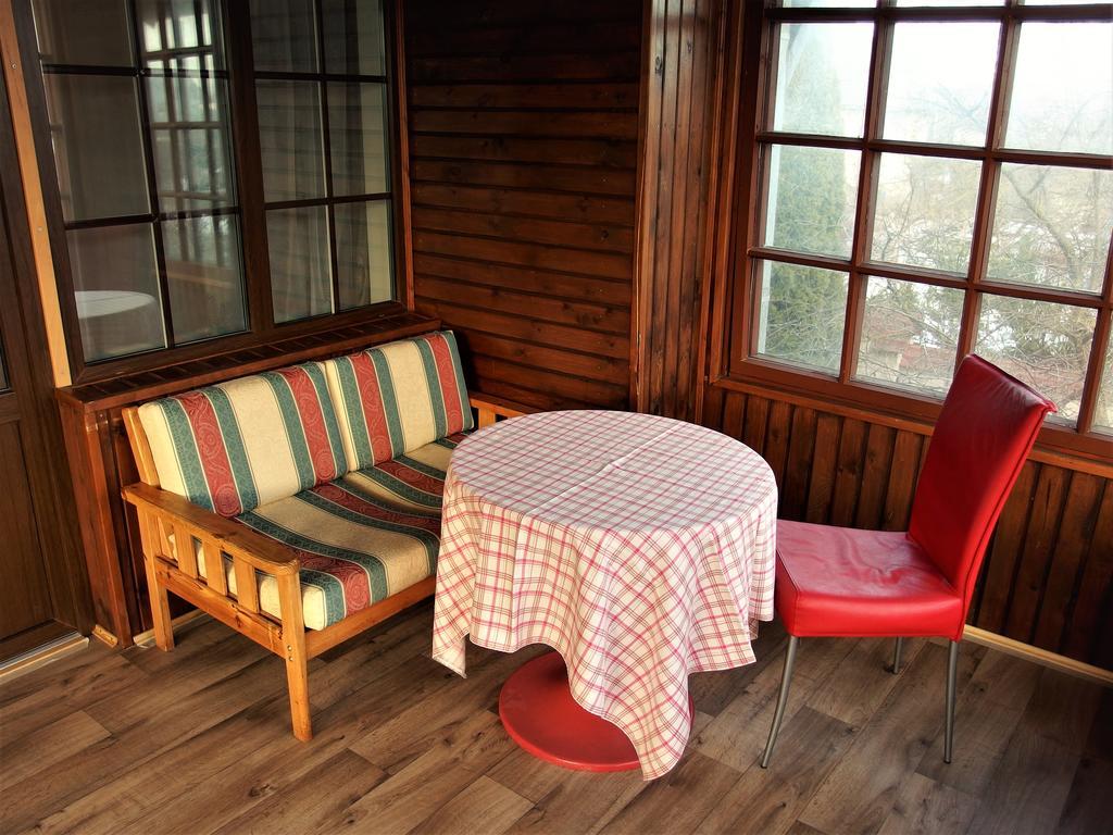 Urusel Guesthouse Talin Exterior foto